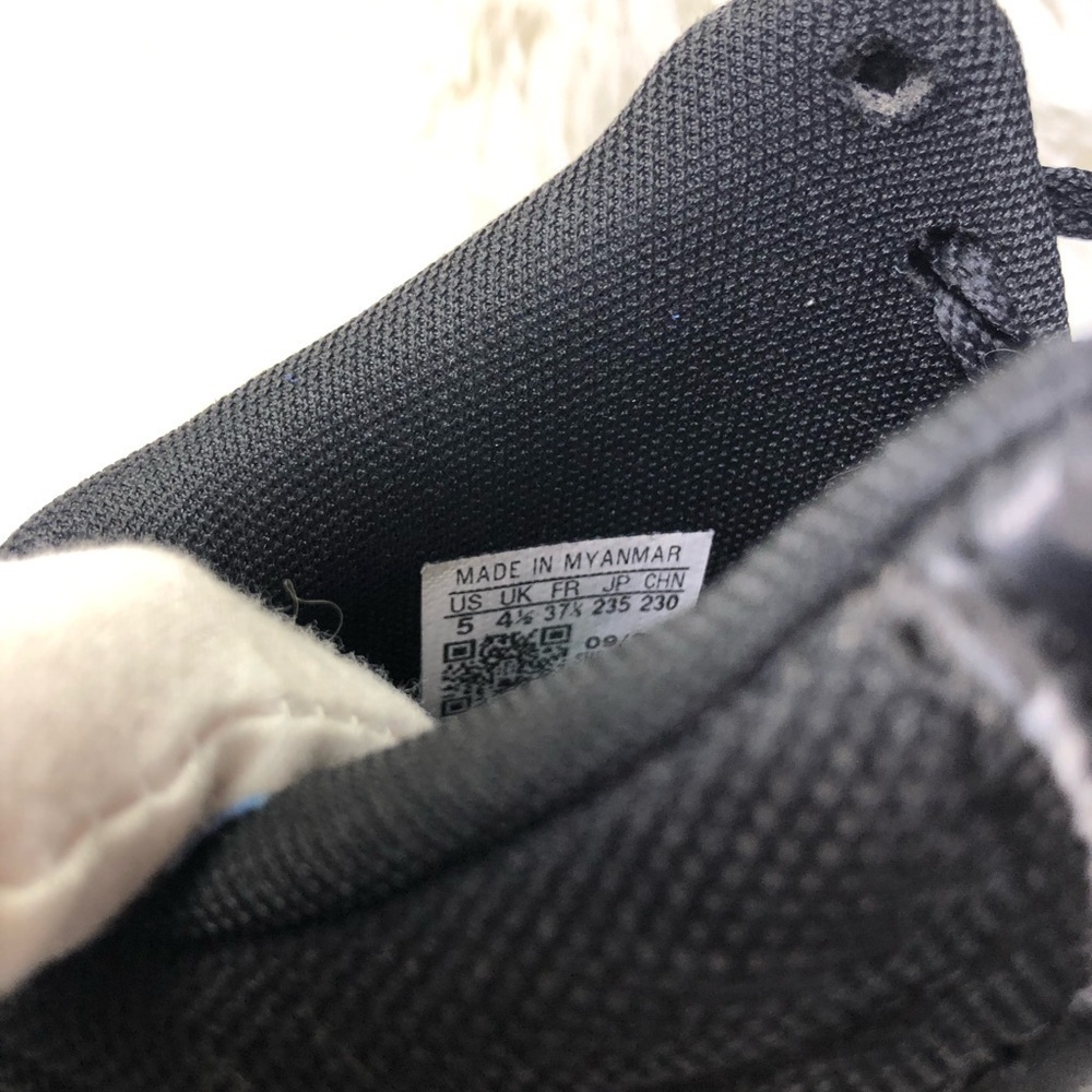 Adidas Men's Black and Green Sneakers - Picture 11 of 14